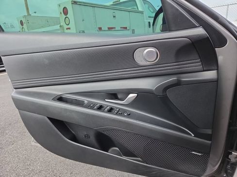 Certified 2022 Hyundai Elantra Limited FWD image 20