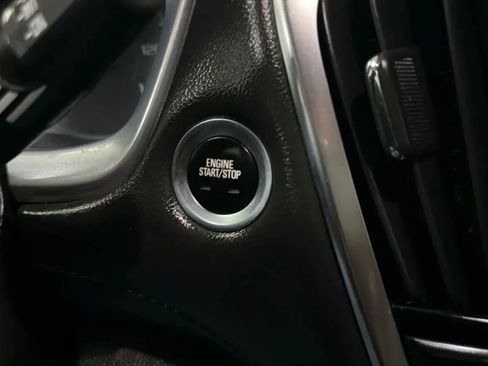 Used 2021 Chevrolet Traverse LS FWD image 15
