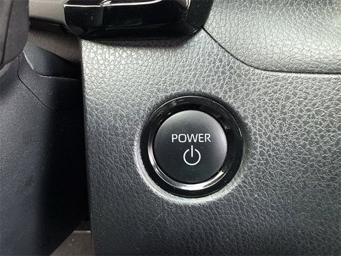 Used 2025 Toyota Camry SE image 24