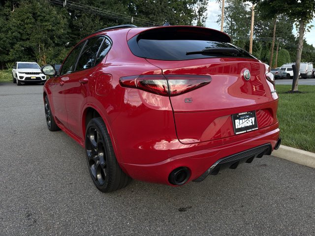 Used 2023 Alfa Romeo Stelvio Estrema AWD/4WD image 6