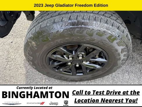 Used 2023 Jeep Gladiator Sport AWD/4WD image 11