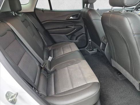 Used 2024 Chevrolet Trax LT FWD image 19
