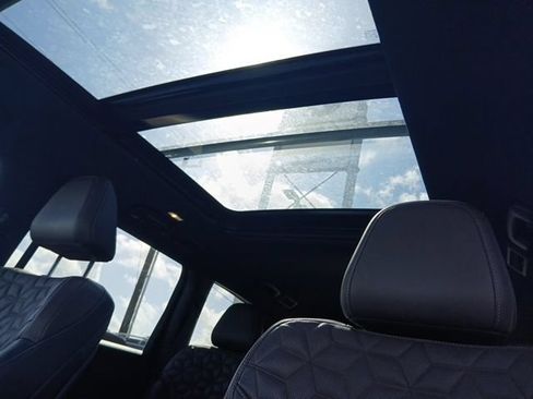 Used 2025 Nissan Armada Platinum w/ Convenience Package RWD image 25