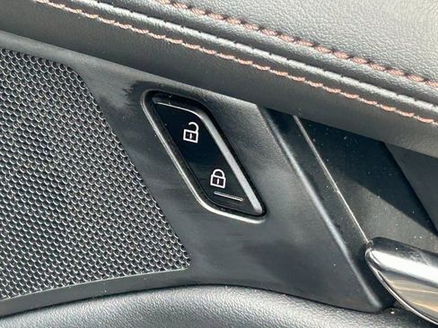 Used 2023 MAZDA MAZDA3 s image 34