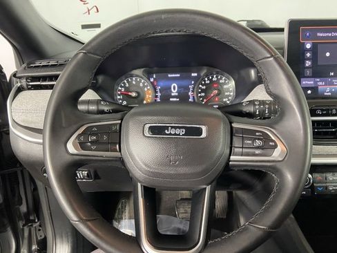 Used 2024 Jeep Compass Latitude image 23