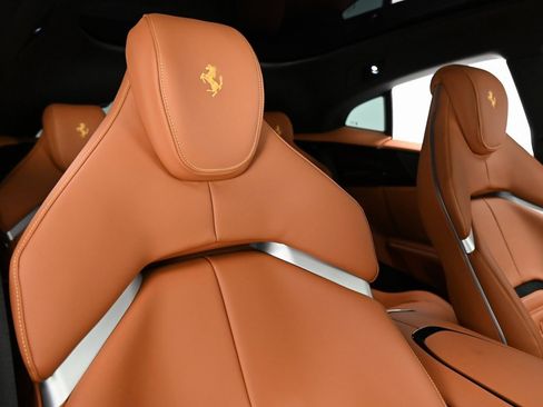 Used 2024 Ferrari Purosangue image 23