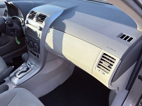 Used 2011 Toyota Corolla LE image 12