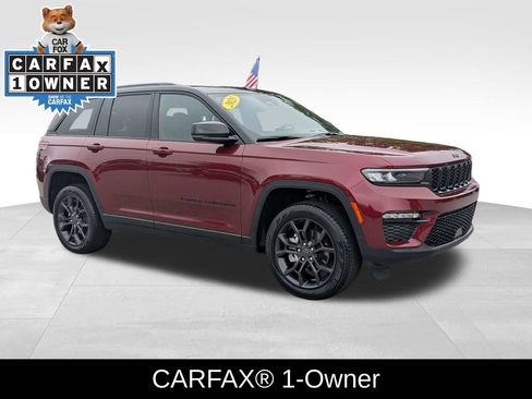 Used 2025 Jeep Grand Cherokee Limited AWD/4WD image 2