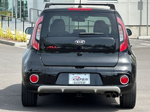 Used 2017 Kia Soul ! FWD image 5