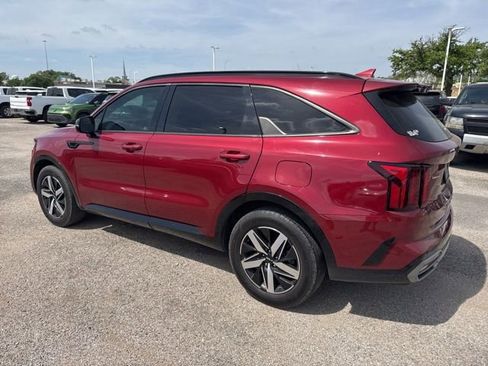 Used 2022 Kia Sorento EX image 3