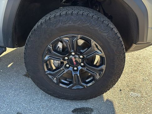 Certified 2025 GMC Canyon Elevation w/ Convenience Package image 11