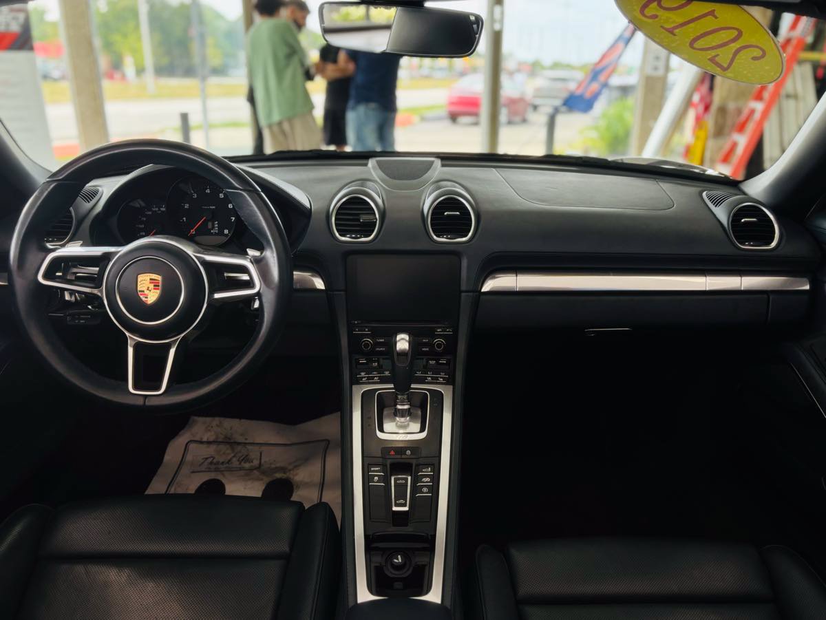 Used 2019 Porsche 718 Boxster RWD image 40