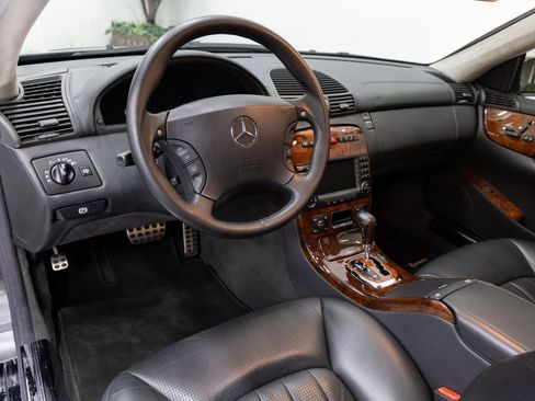 Used 2004 Mercedes-Benz CL 55 AMG image 6
