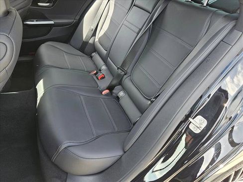 Used 2025 Mercedes-Benz C 300 Sedan image 17