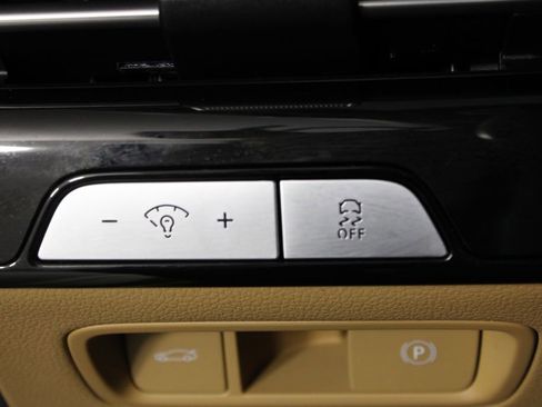 Used 2025 Genesis G80 2.5T image 21