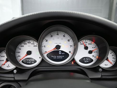 Used 2011 Porsche 911 Carrera 4S image 8