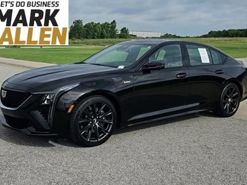 Used 2025 Cadillac CT5 V RWD image 4
