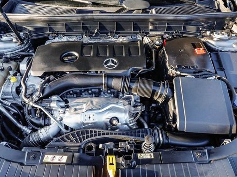 Used 2021 Mercedes-Benz GLB 250 4MATIC image 31