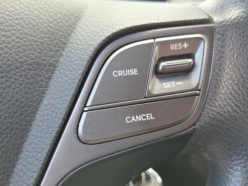 Used 2017 Hyundai Santa Fe Sport FWD image 30