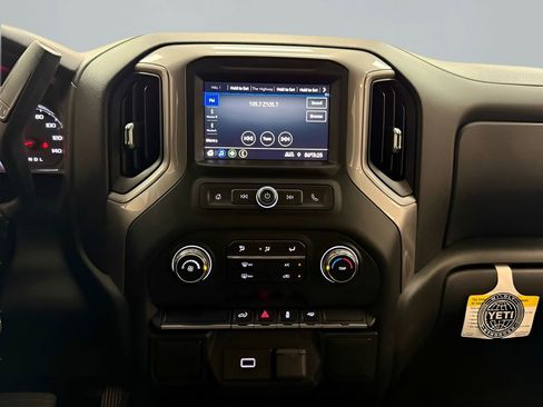 Used 2020 Chevrolet Silverado 1500 Custom w/ Custom Value Package RWD image 23