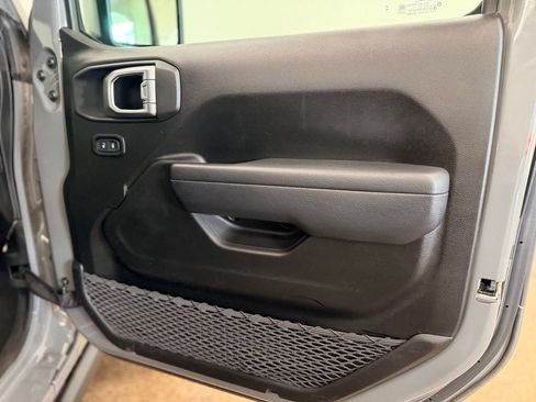 Used 2023 Jeep Wrangler Unlimited w/ Sun & Screen Package AWD/4WD image 19