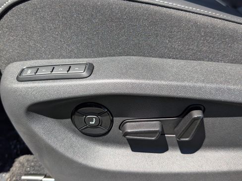 New 2026 Volkswagen Tiguan SEL R-Line AWD/4WD image 21