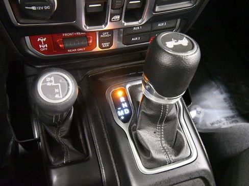 Used 2024 Jeep Wrangler Unlimited Rubicon image 25