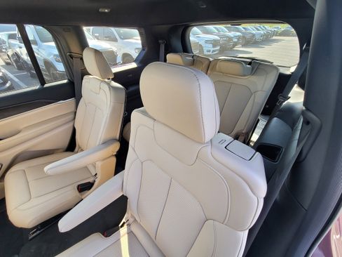 New 2026 Jeep Grand Cherokee L Limited AWD/4WD image 11