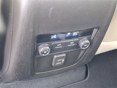 Certified 2022 Buick Enclave Essence w/ Experience Buick Package image 12