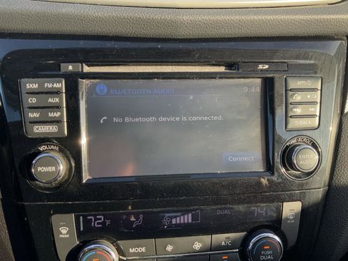 Used 2016 Nissan Rogue SL w/ SL Premium Package image 39