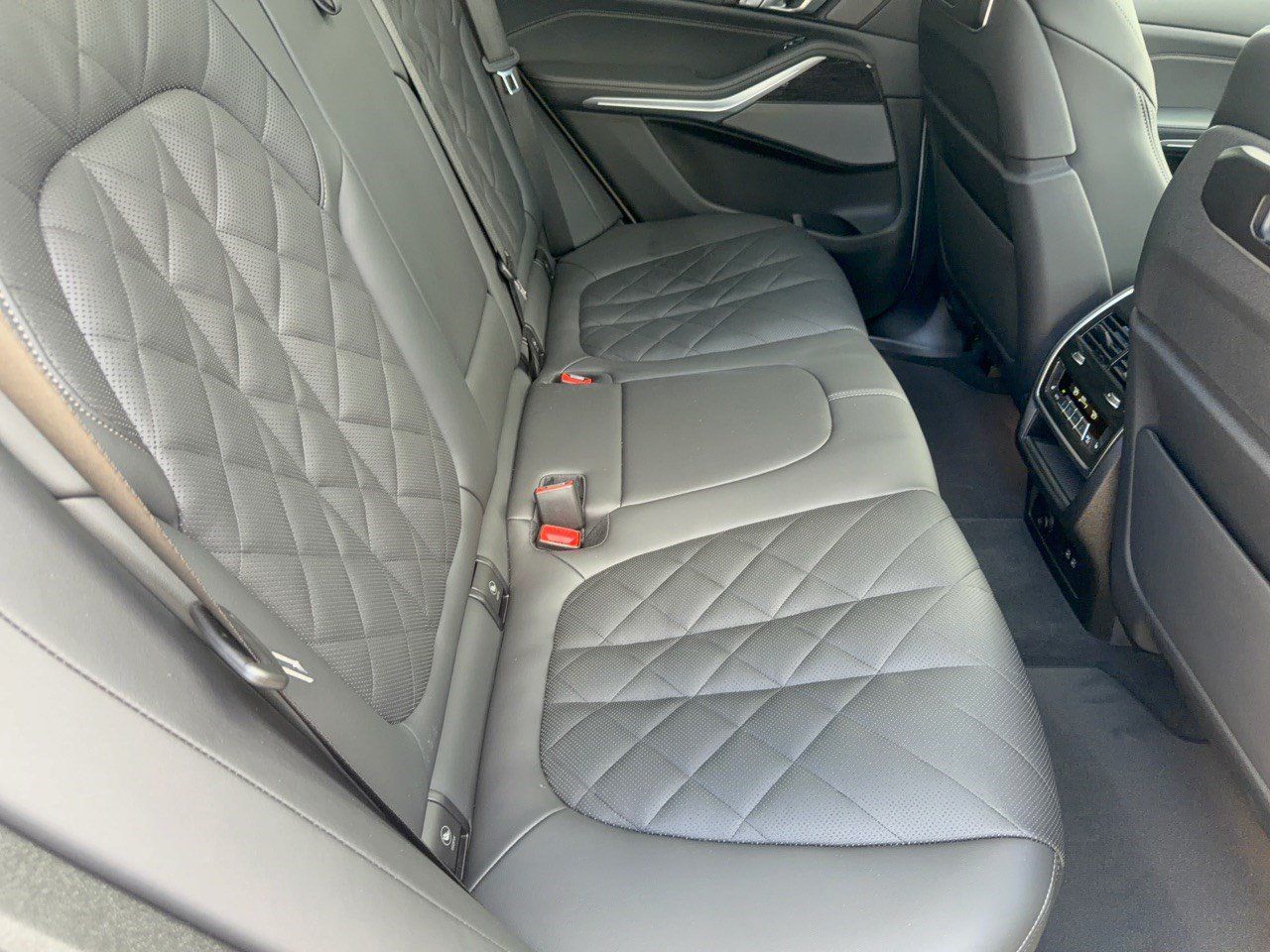 Used 2026 BMW X5 sDrive40i w/ M Sport Package RWD image 29