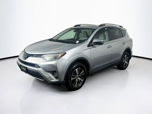 Used 2017 Toyota RAV4 XLE FWD image 3