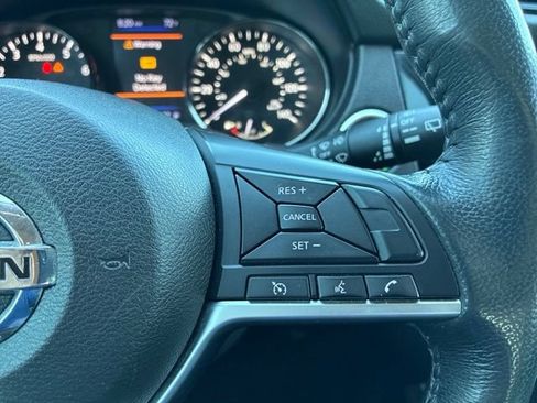 Used 2018 Nissan Rogue SV AWD/4WD image 39