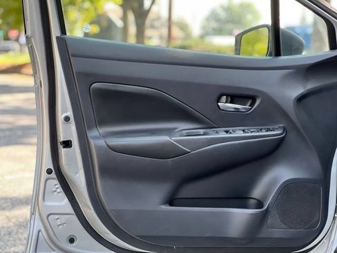 Used 2020 Nissan Versa SV FWD image 10