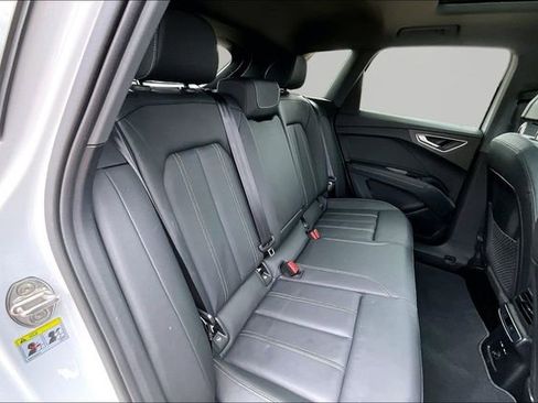 Used 2024 Audi Q4 e-tron Premium Plus AWD/4WD image 29