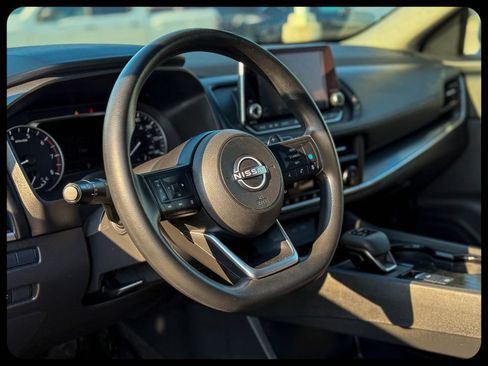 Used 2024 Nissan Rogue SV AWD/4WD image 17