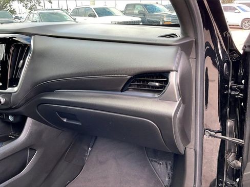 Used 2022 Chevrolet Traverse LT image 23