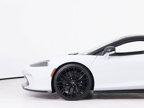 Used 2022 McLaren GT RWD image 13