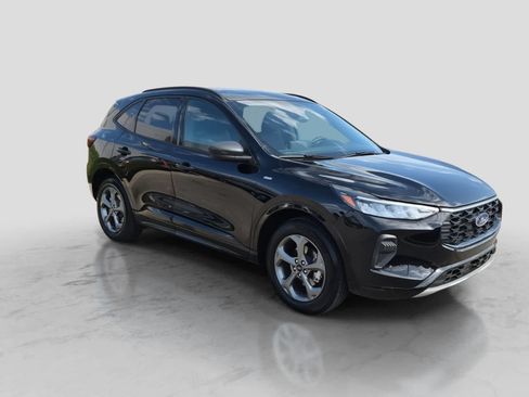 Used 2023 Ford Escape ST-Line w/ Tech Pack #1 AWD/4WD image 2