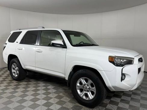 Used 2016 Toyota 4Runner SR5 image 7