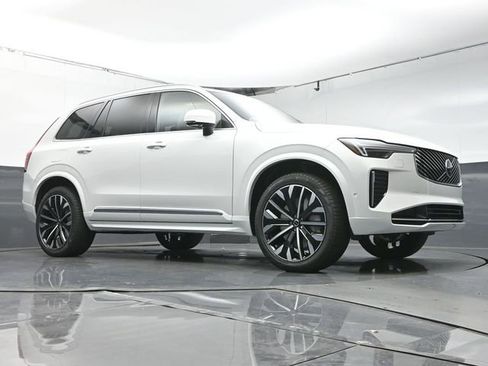 Used 2026 Volvo XC90 B6 Plus w/ Protection Package Premier image 41