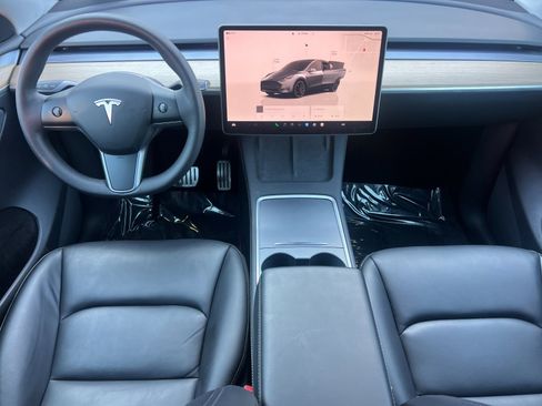 Used 2023 Tesla Model Y Performance image 13