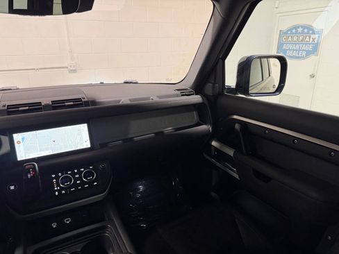 Used 2022 Land Rover Defender 110 S AWD/4WD image 23