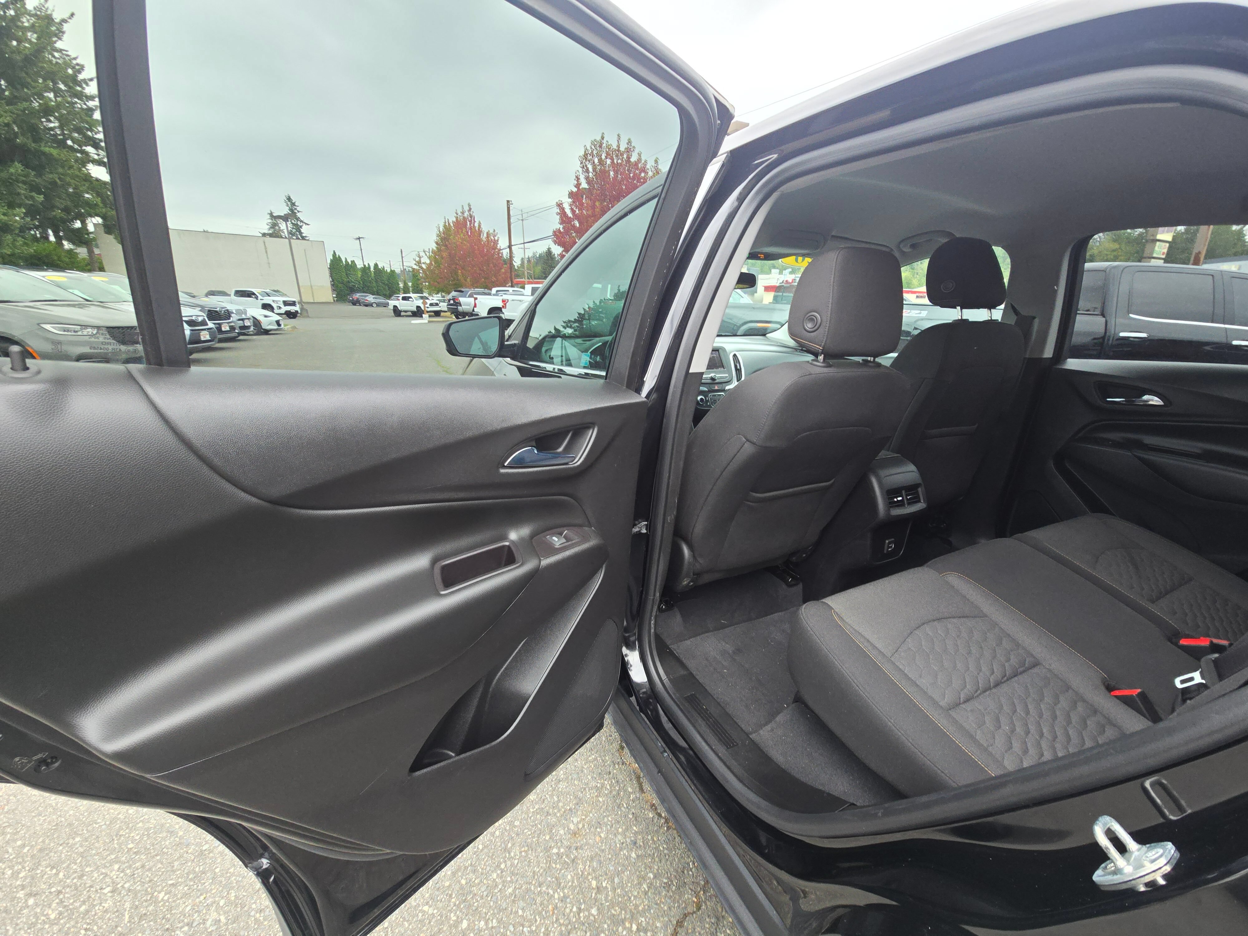 Used 2020 Chevrolet Equinox LT FWD image 15