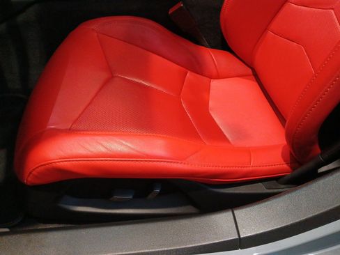 Used 2024 Chevrolet Corvette Stingray Convertible w/ Z51 Performance Package image 17