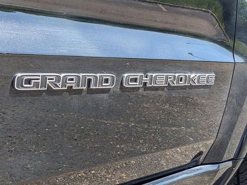 Used 2019 Jeep Grand Cherokee Overland AWD/4WD image 10