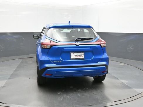 New 2025 Nissan Kicks Play S FWD image 8