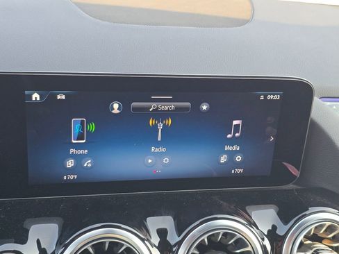 Used 2025 Mercedes-Benz GLA 250 image 16