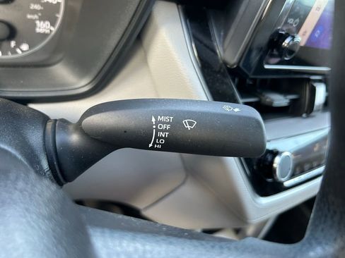 Used 2023 Toyota Corolla Cross L FWD image 21