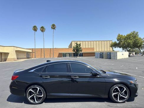 Used 2021 Honda Accord Sport image 8